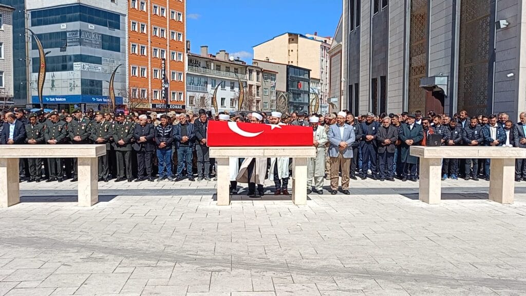 Piyade Astsubay Astçavuş Adayı Engin Karakoyun memleketi Kars’ta toprağa verildi – Birlik Haber Ajansı
