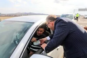 Vali Ziya Polat, Sürücülerin bayramını kutladı, Şeker İkramında bulundu – Birlik Haber Ajansı