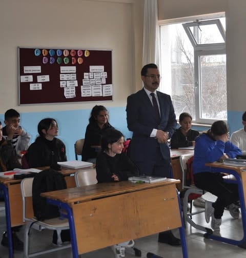 Kaymakam İsmail Demirtaş’ın okul ziyaretleri devam ediyor – Birlik Haber Ajansı