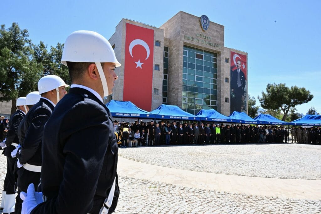 Görev başında rahatsızlanan polis memuru şehit oldu – Birlik Haber Ajansı
