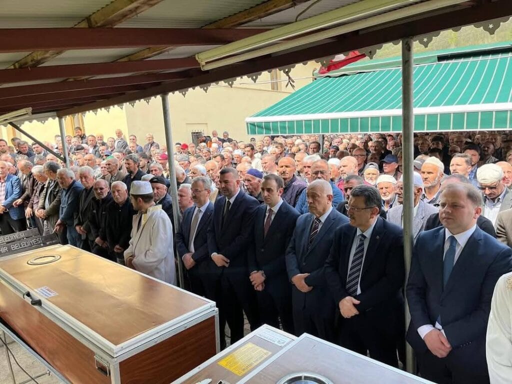 Muhtar Mustafa Diner ve Mehmet Diner’in cenazesinde gözyaşları sel oldu – Birlik Haber Ajansı