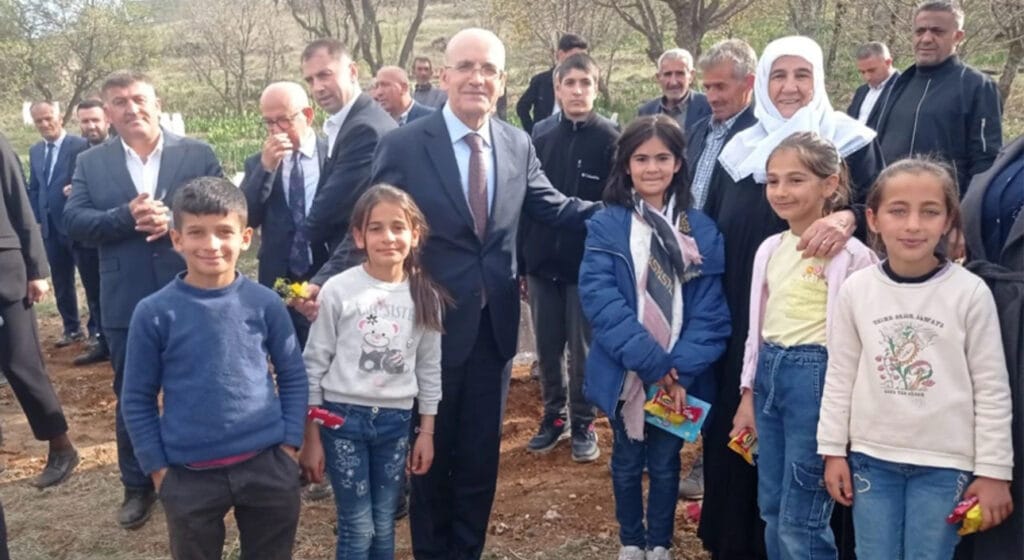 Bakan Şimşek memleketi Batman’da bayramı yaşadı – Birlik Haber Ajansı