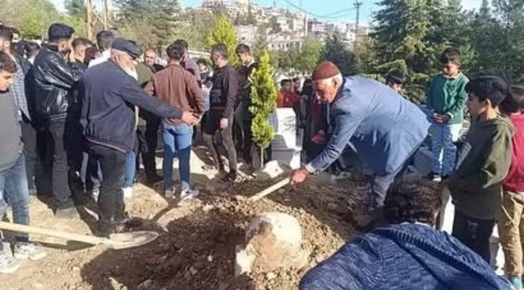 Siirt’te mezardan gelen Ses: Gerçek mi, halüsinasyon mu? – Birlik Haber Ajansı