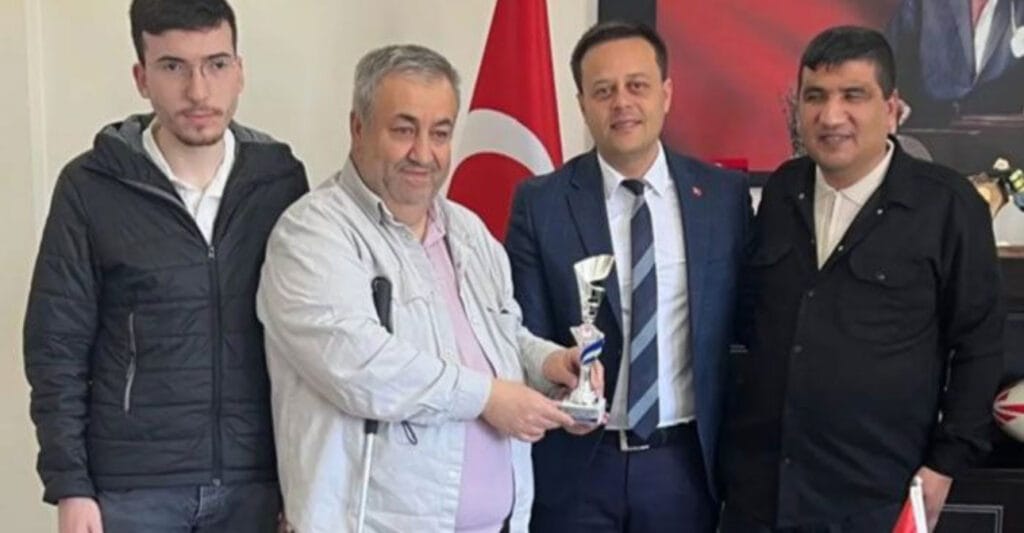 Milli sporcular şampiyonluk kupasını Isparta İl Müdürlüğü’ne getirdi – Birlik Haber Ajansı