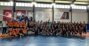Serik Yıldızlar ve Küçükler Kızlar Voleybol İlçe Şampiyonası sona erdi – Birlik Haber Ajansı