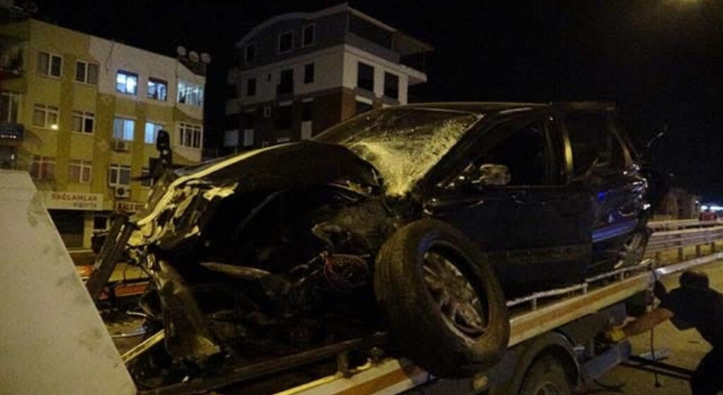 Antalya’da takla atan araçtan savrulan 19 yaşındaki sürücü can verdi, 3 yaralı – Birlik Haber Ajansı