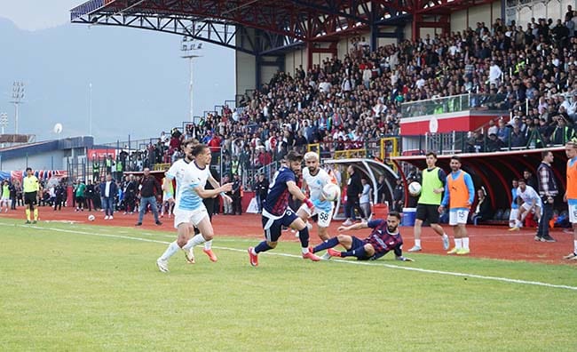 Düzcespor-Belediye Kütahyaspor maçı nefes kesti: 4 gollü maçta kazanan çıkmadı – Birlik Haber Ajansı