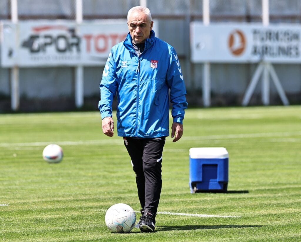 Rıza Çalımbay, “Ne Olursa Olsun, bütün Sivaslıların maça gelmelerini istiyoruz” – Birlik Haber Ajansı