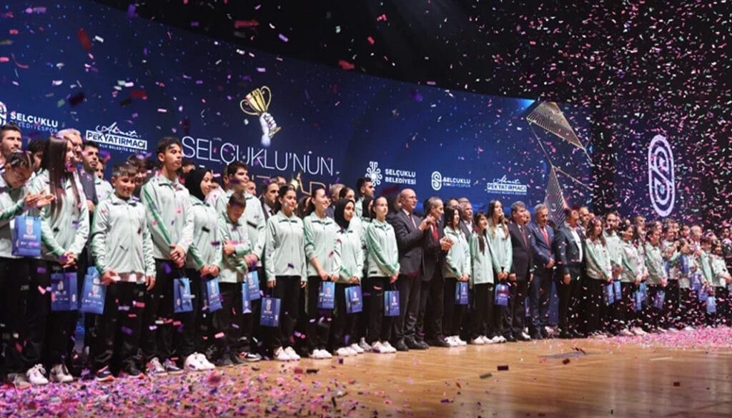 Konya Selçuklu’nun başarılı sporcuları ödüllendirildi – Birlik Haber Ajansı