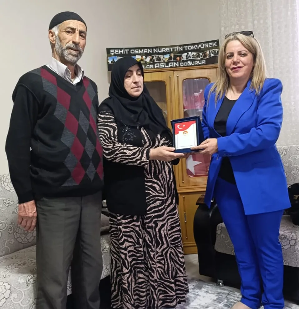 Erzurum’da vatan için evladını feda eden Lütfiye Tokyürek yılın annesi seçildi – Birlik Haber Ajansı