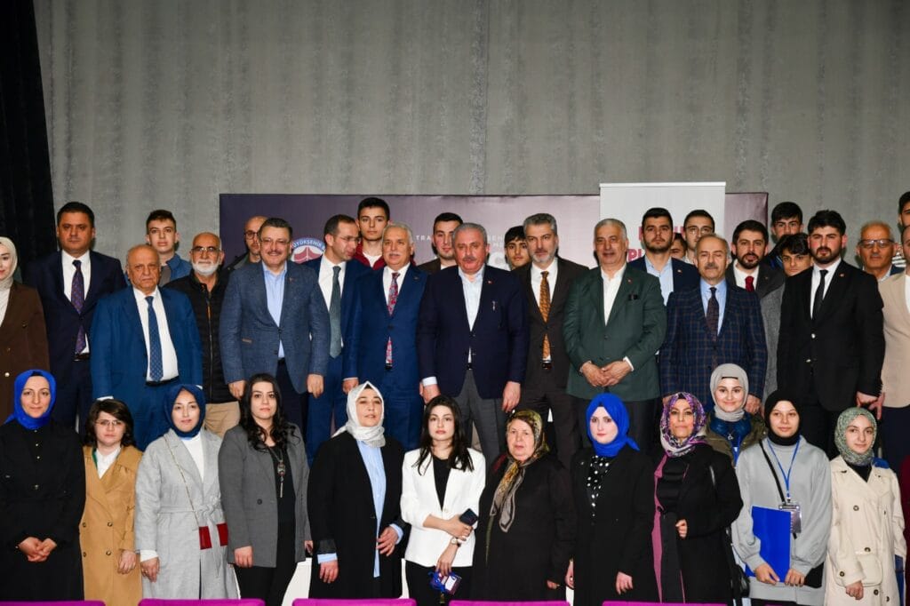 MUSTAFA ŞENTOP, GENÇLİK AKADEMİSİ’NİN KONUĞU OLDU – Birlik Haber Ajansı