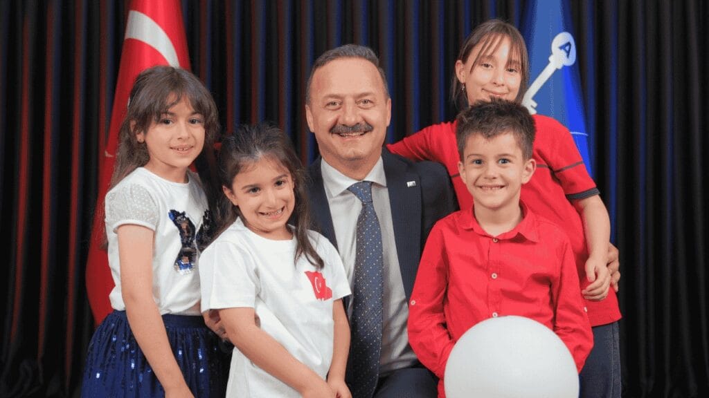 Ağıralioğlu, 23 Nisan’da çocuklara seslendi: Hayalleriniz, geleceğimizi şekillendirecek – Birlik Haber Ajansı