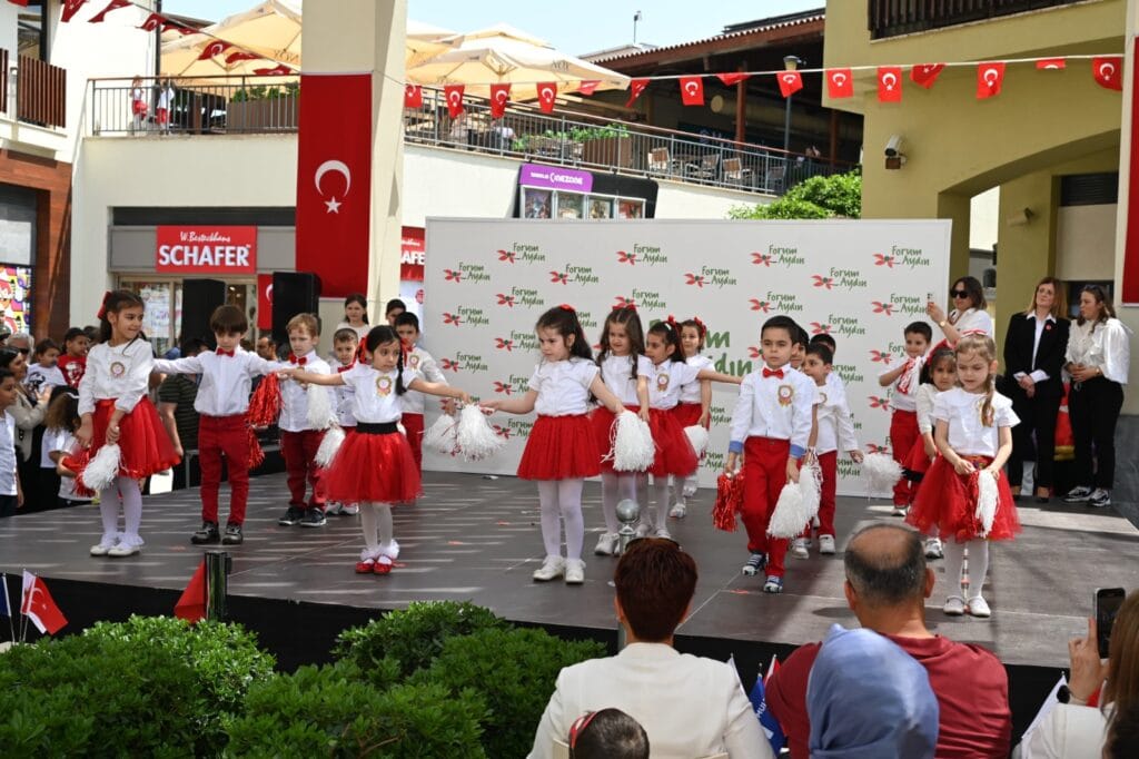 Aydın’da 23 Nisan törenlerle ve renkli etkinliklerle kutlandı. – Birlik Haber Ajansı