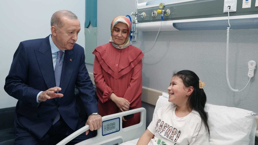 Cumhurbaşkanı Erdoğan açılışını yaptığı hastanede hastaları ziyaret etti – Birlik Haber Ajansı