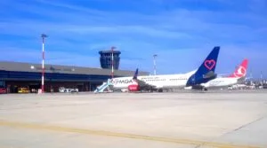 Nisan’da Çanakkale Havalimanı’nda 13 bin 500 yolcuya hizmet verildi – Birlik Haber Ajansı