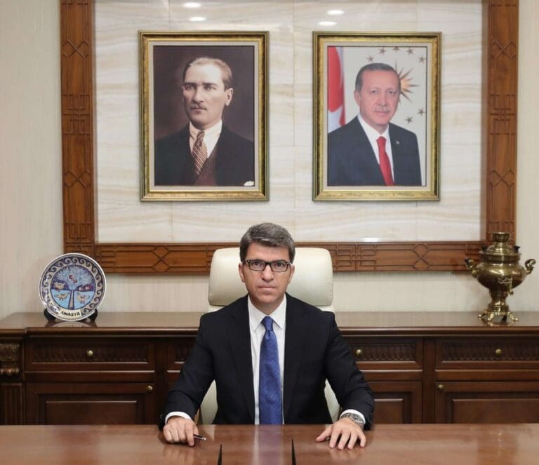 Amasya Valisi Önder Bakan’dan 1 Mayıs mesajı: “Halka hizmet, Hakk’a hizmettir” – Birlik Haber Ajansı