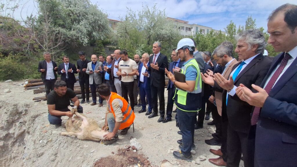 Beypazarı’nda 24 derslikli okul temeli törenle atıldı – Birlik Haber Ajansı