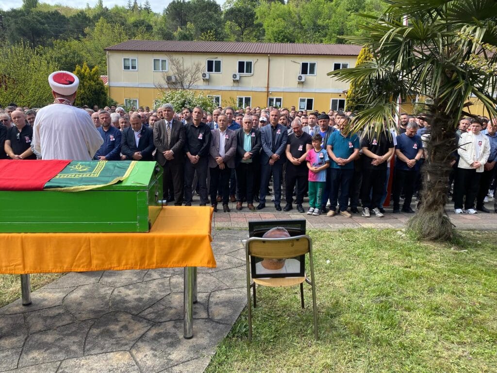 Zonguldak’ta kalp krizinden vefat eden madenci toprağa verildi – Birlik Haber Ajansı