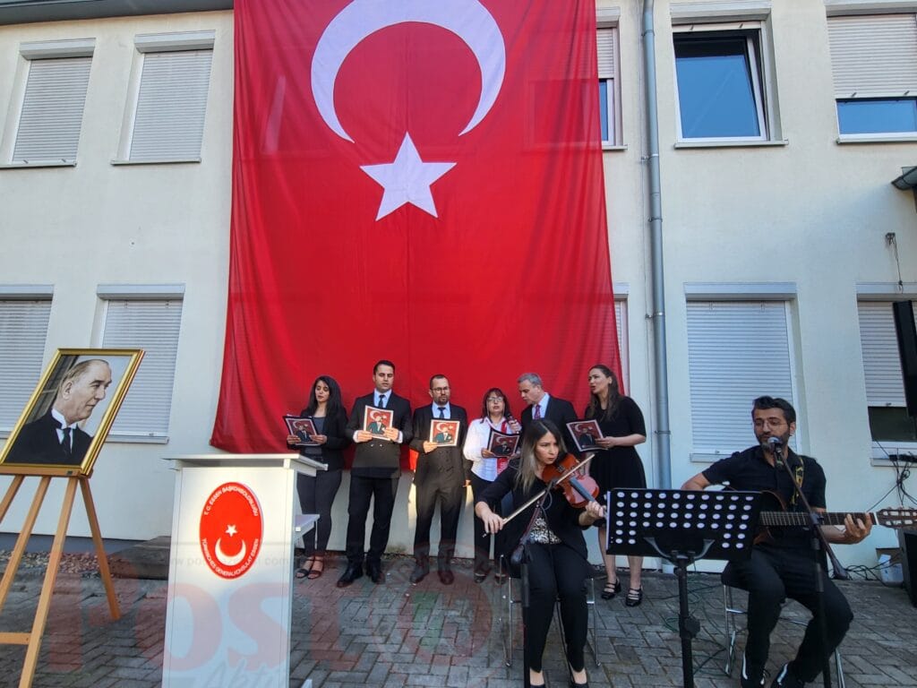 Türkiye Cumhuriyeti Essen Başkonsolosluğu’nda 19 Mayıs coşkusu – Birlik Haber Ajansı