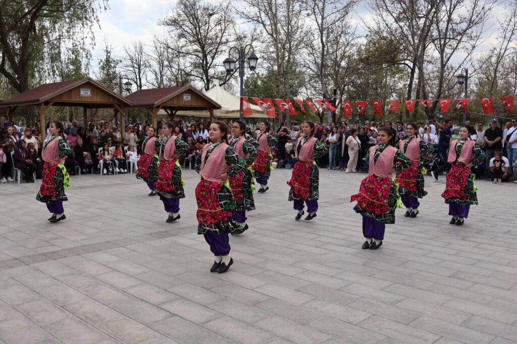 Hıdırellez Şenliği Kırıkkale’yi hareketlendirdi – Birlik Haber Ajansı