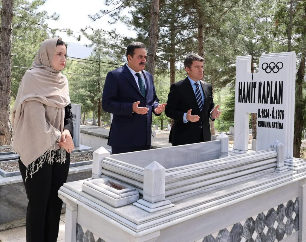 Amasya protokolünden Milli güreşçi Hamit Kaplan’a vefa ziyareti – Birlik Haber Ajansı