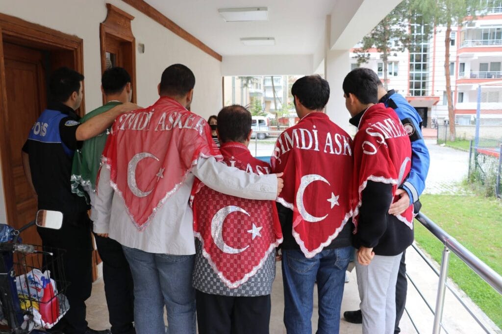 Amasya’da temsili askerlik öncesi engelli gençlere kına yakıldı – Birlik Haber Ajansı