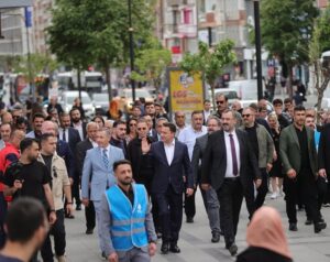 Ali Babacan, “Gençler mutsuz ve umutsuz” – Birlik Haber Ajansı