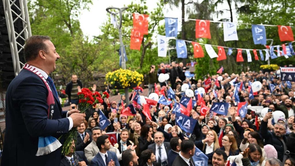 Yavuz Ağıralioğlu, Trabzon’dan seslendi: Bitireceğim dediğiniz fakirliği yönetiyorsunuz – Birlik Haber Ajansı