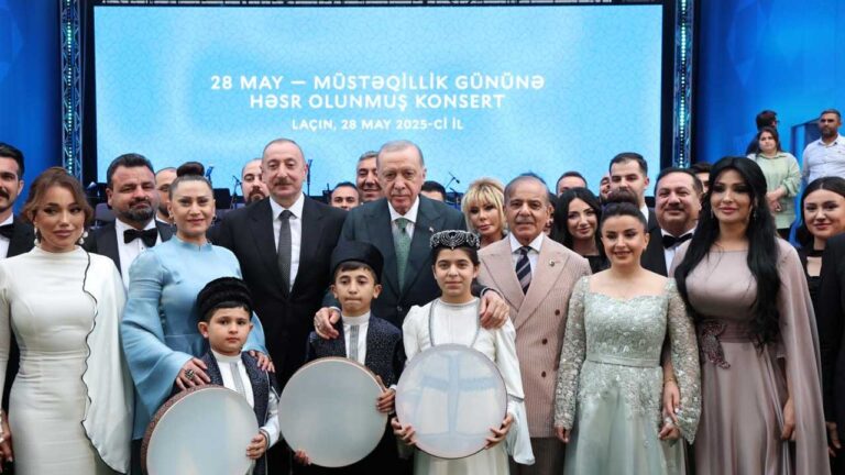Cumhurbaşkanı Erdoğan, Azerbaycan’daki Bağımsızlık Günü Konserine katıldı – Birlik Haber Ajansı