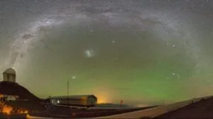 Atacama semalarında gizemli yeşil parıltı: Bilim insanları “airglow” dedi