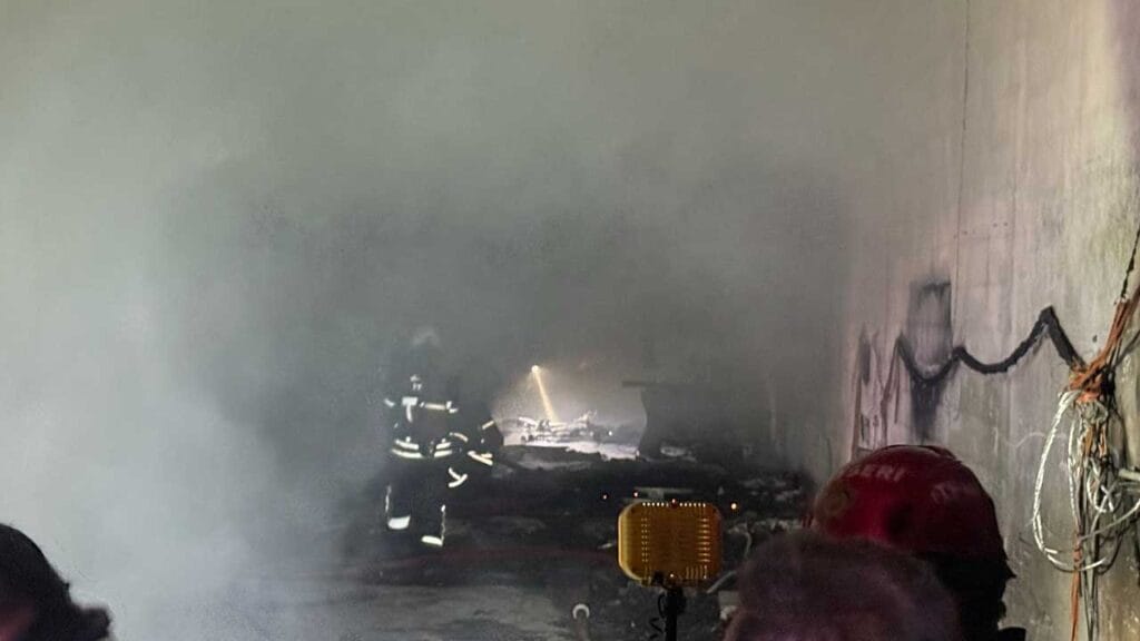 Kayseri’de mobilya deposunda yangın: Polisi̇n duyarlılığı felaketi önledi – Birlik Haber Ajansı