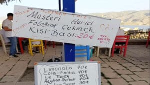 Hasankeyf’te “Fotoğraf çekmek 20 TL” tartışması: Esnaftan turiste ücret dayatması tepki çekti – Birlik Haber Ajansı