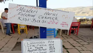 Hasankeyf’te “Fotoğraf çekmek 20 TL” tartışması: Esnaftan turiste ücret dayatması tepki çekti – Birlik Haber Ajansı