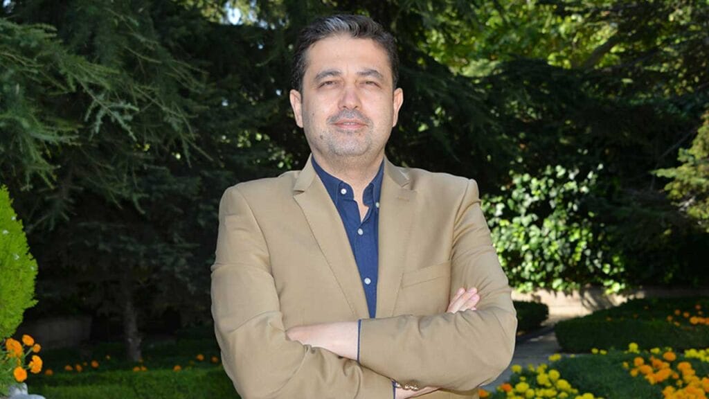 Cüneyd Altıparmak’tan ‘Adliyelerin konuşma biçimi nasıl olmalı?’ yazısı – Birlik Haber Ajansı