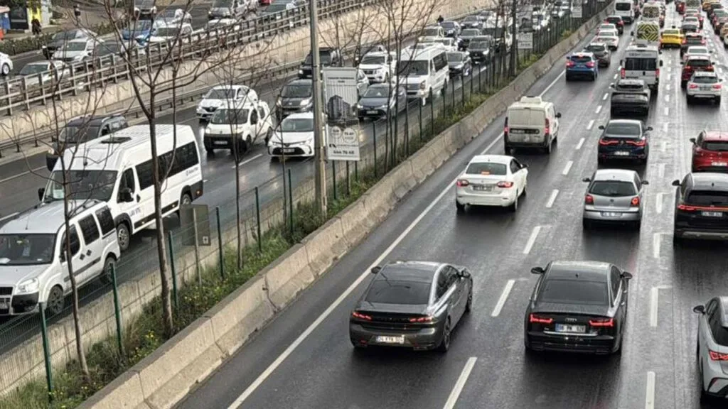 İstanbul’da trafiğe Fenerbahçe Beko şampiyonluğu ayarı – Birlik Haber Ajansı