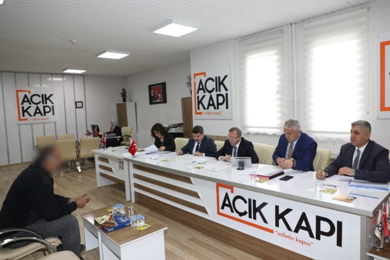 Vali Polat, halk günü toplantılarında vatandaşları ağırladı – Birlik Haber Ajansı