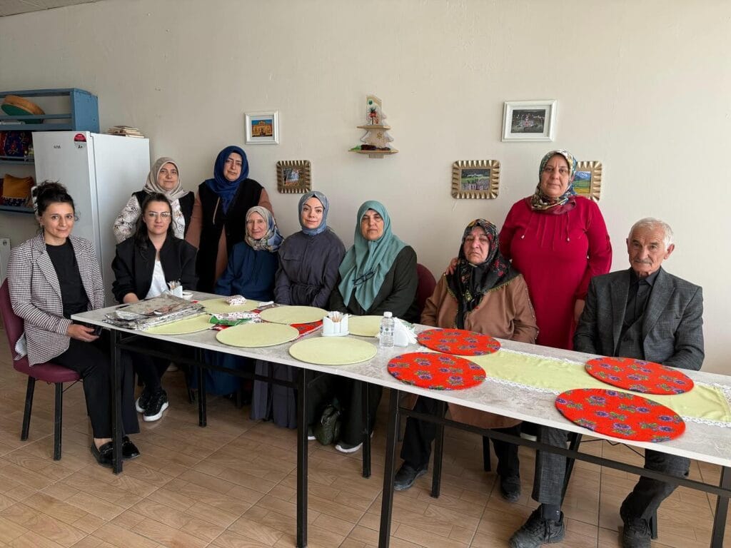 Kaymakam Enis Aslantatar’ın eşinden şehit ailelerine Anneler Günü ziyareti – Birlik Haber Ajansı