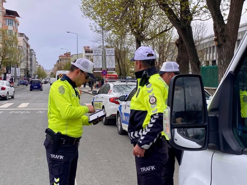 Kars trafik ekiplerinden güvenli taşımacılık için denetim – Birlik Haber Ajansı
