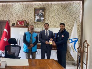 Kaymakam Akköz, vekaleten kurban bağışında bulundu – Birlik Haber Ajansı