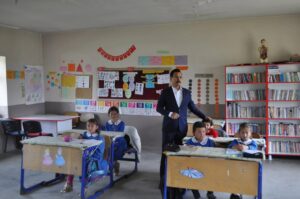 Akyaka Kaymakamı İsmail Demirtaş, Hacıpiri Köyü İlkokulunu ziyaret etti – Birlik Haber Ajansı