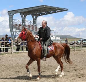 Vali Ziya Polat, ata binerek ata sporlarıyla ilgili deneyim yaşadı – Birlik Haber Ajansı