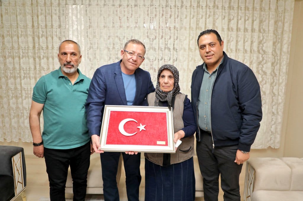 Vali Ziya Polat’tan Anneler Günü’nde şehit annelerine anlamlı ziyaret – Birlik Haber Ajansı