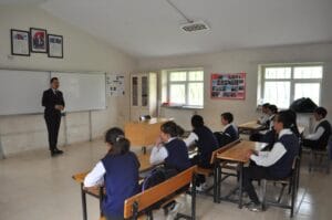 Akyaka Kaymakamı İsmail Demirtaş, Boyuntaş Köyünde öğrencilerle buluştu – Birlik Haber Ajansı