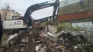 Kars’ta metruk yapı yıkım çalışmaları devam ediyor – Birlik Haber Ajansı