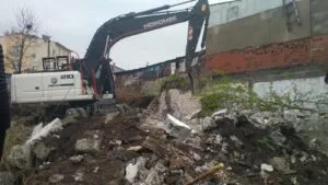Kars’ta metruk yapı yıkım çalışmaları devam ediyor – Birlik Haber Ajansı