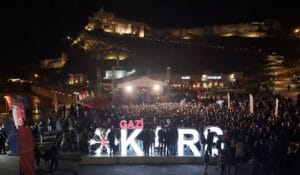 Kars Bedesteni’nde Hasan Koçak, Gençlik Konseri’nde sahne aldı – Birlik Haber Ajansı