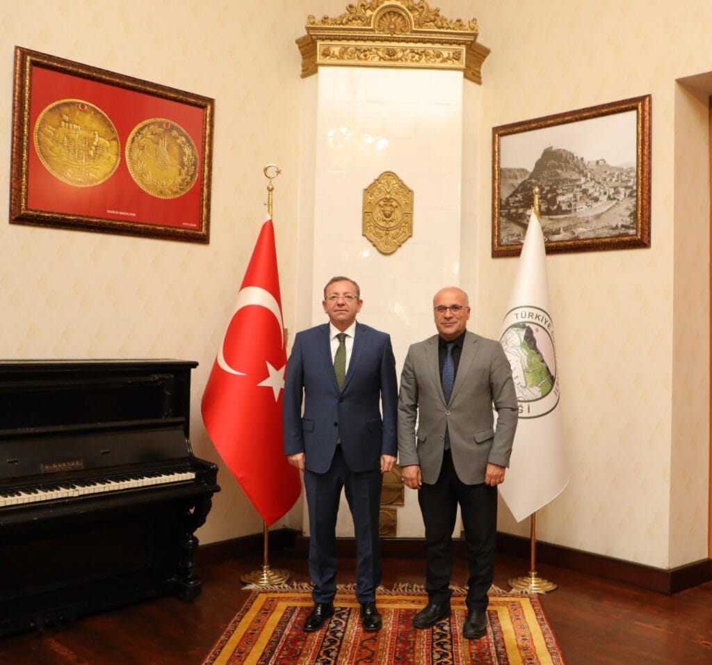 Vali Ziya Polat, Erzurum Vakıflar Bölge Müdürü Murat Uslu’yu ağırladı – Birlik Haber Ajansı