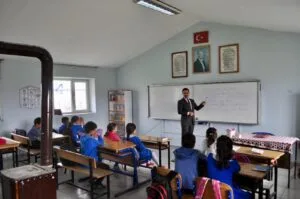 Akyaka Kaymakamı İsmail Demirtaş, okul ziyaretlerine devam ediyor – Birlik Haber Ajansı