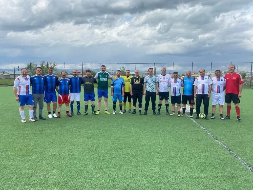 Selim’de Efsaneler Futbol Turnuvası gerçekleştirildi – Birlik Haber Ajansı