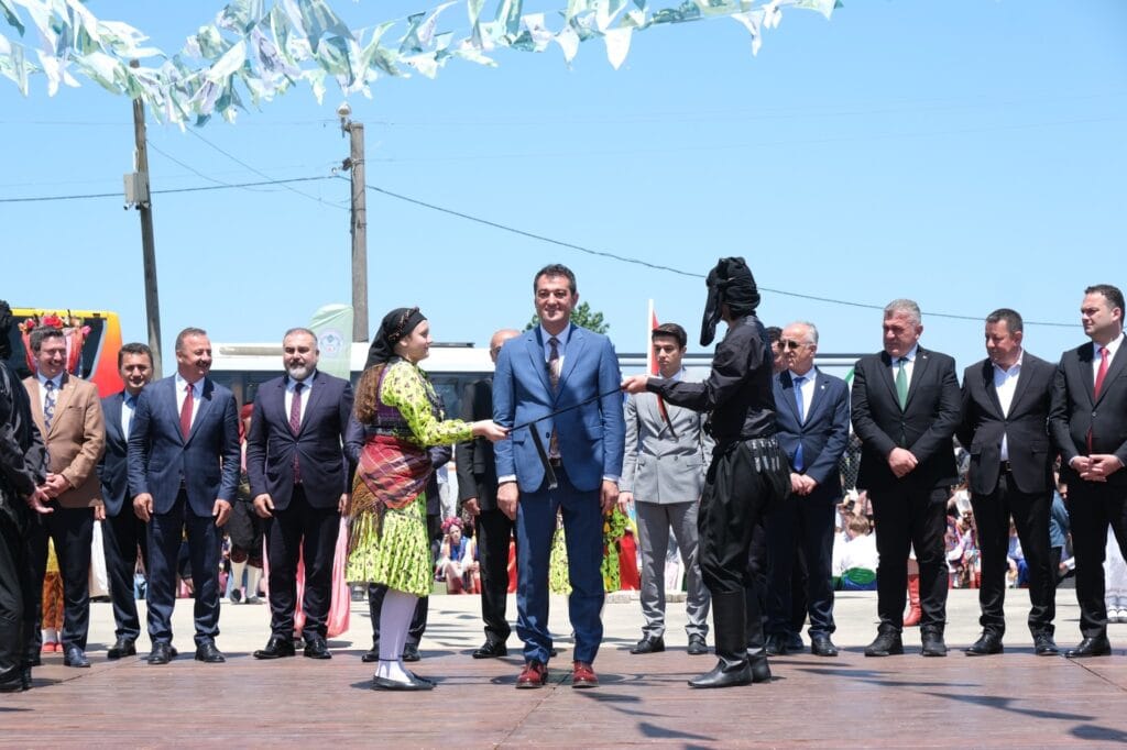 Binlerce yıllık gelenek her yıl aynı yerde yaşandı yaşatıldı – Birlik Haber Ajansı